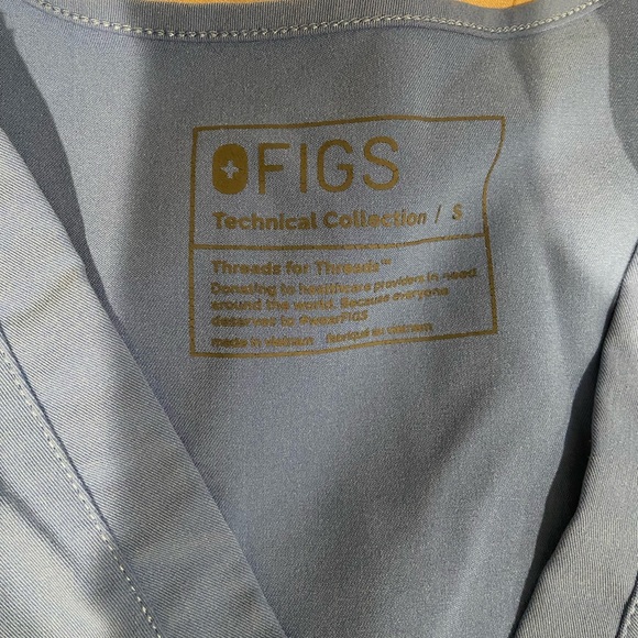 SOLD in FB. Figs S light blue set: straight pants + 1 pocket top - Picture 2 of 4